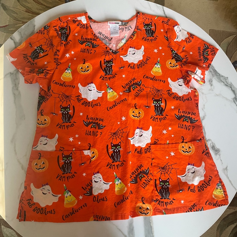 Women’s scrub top - Halloween Print